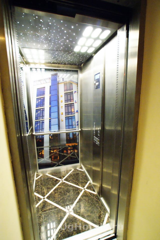 Лифт в корпусе
