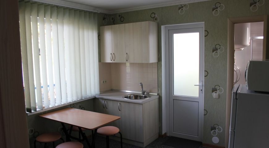 2-х комнатный 4-х местный с мини-кухней и балконом