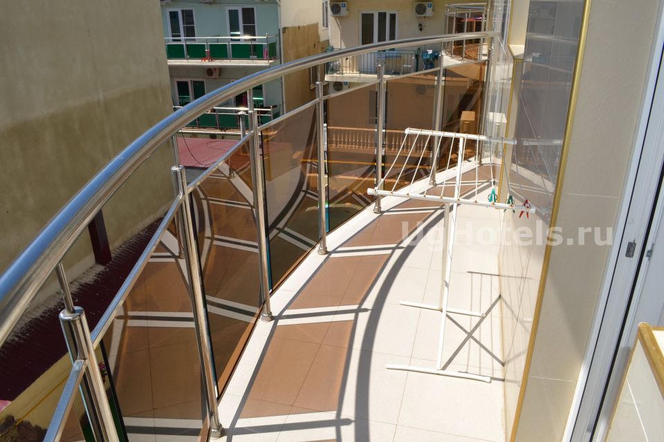 Полулюкс 3-х местный с балконом