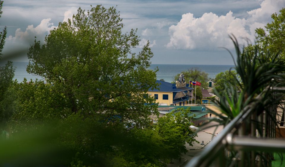 Вид на город и море с 5 этажа