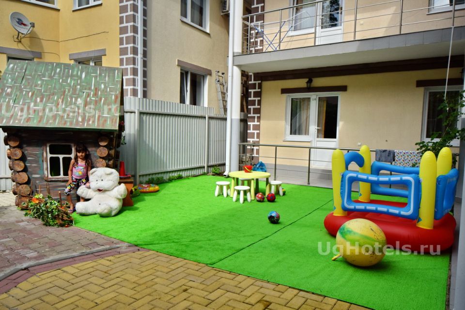 Детская площадка, двор